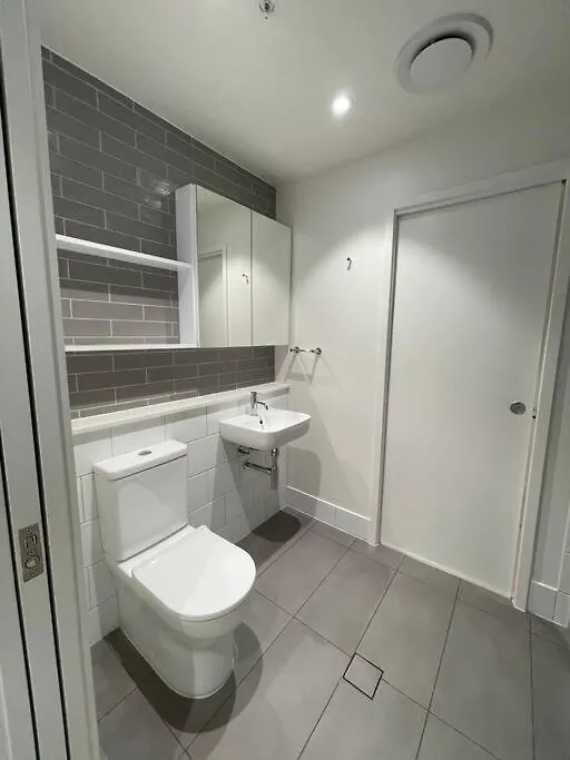 New Modern Apartment Next To Westfield Chermside Brisbane